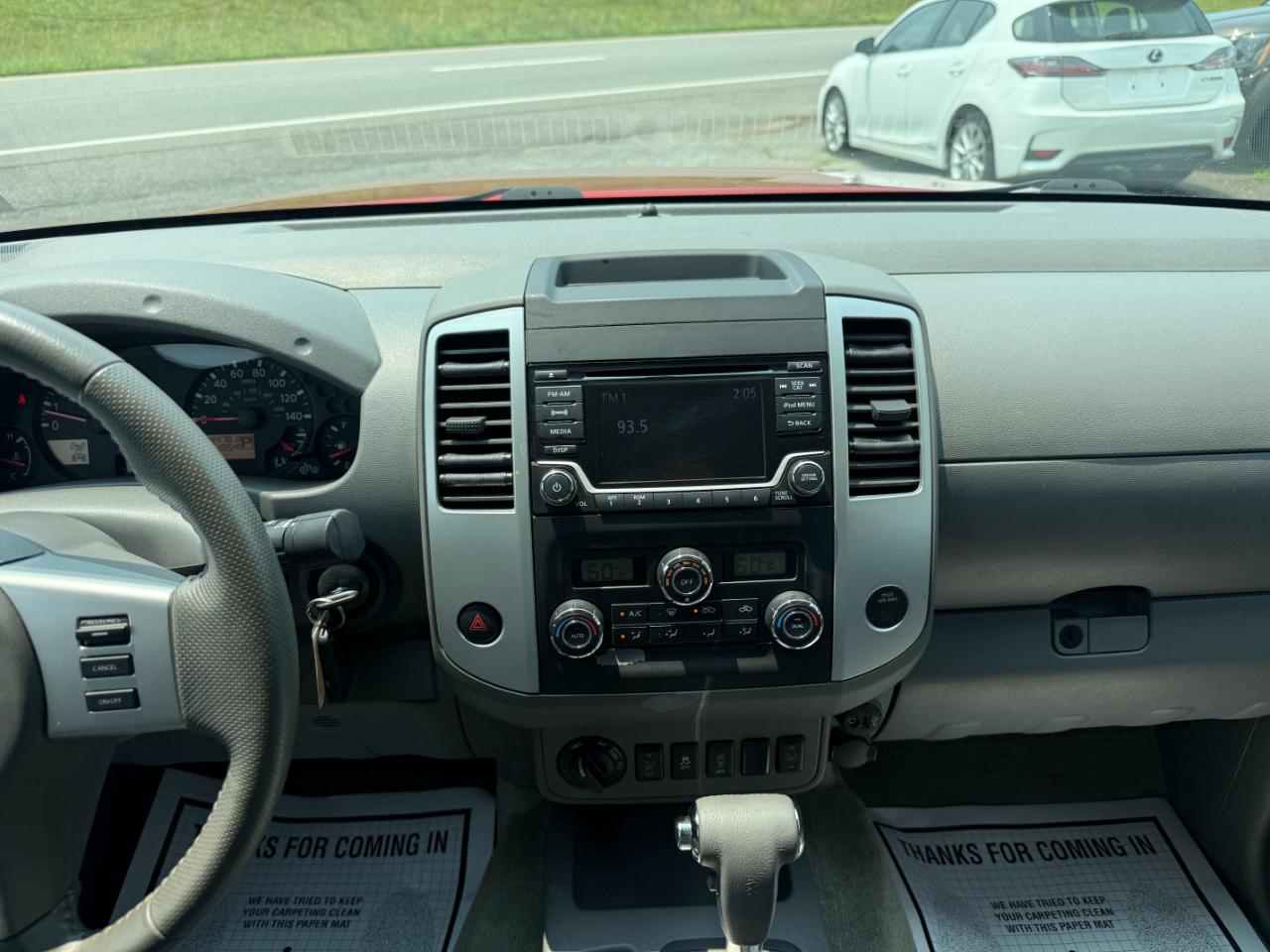 Nissan Frontier Crew Cab 4x4 SV V6 Auto 2017