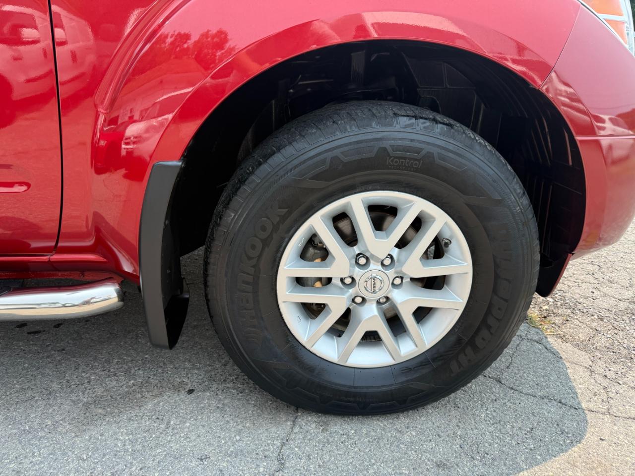 Nissan Frontier Crew Cab 4x4 SV V6 Auto 2017