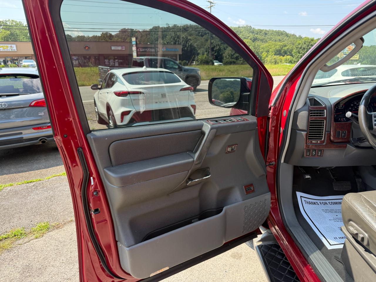 Nissan Armada LE 4WD 2005