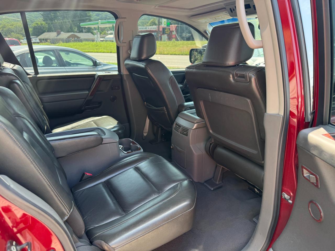 Nissan Armada LE 4WD 2005