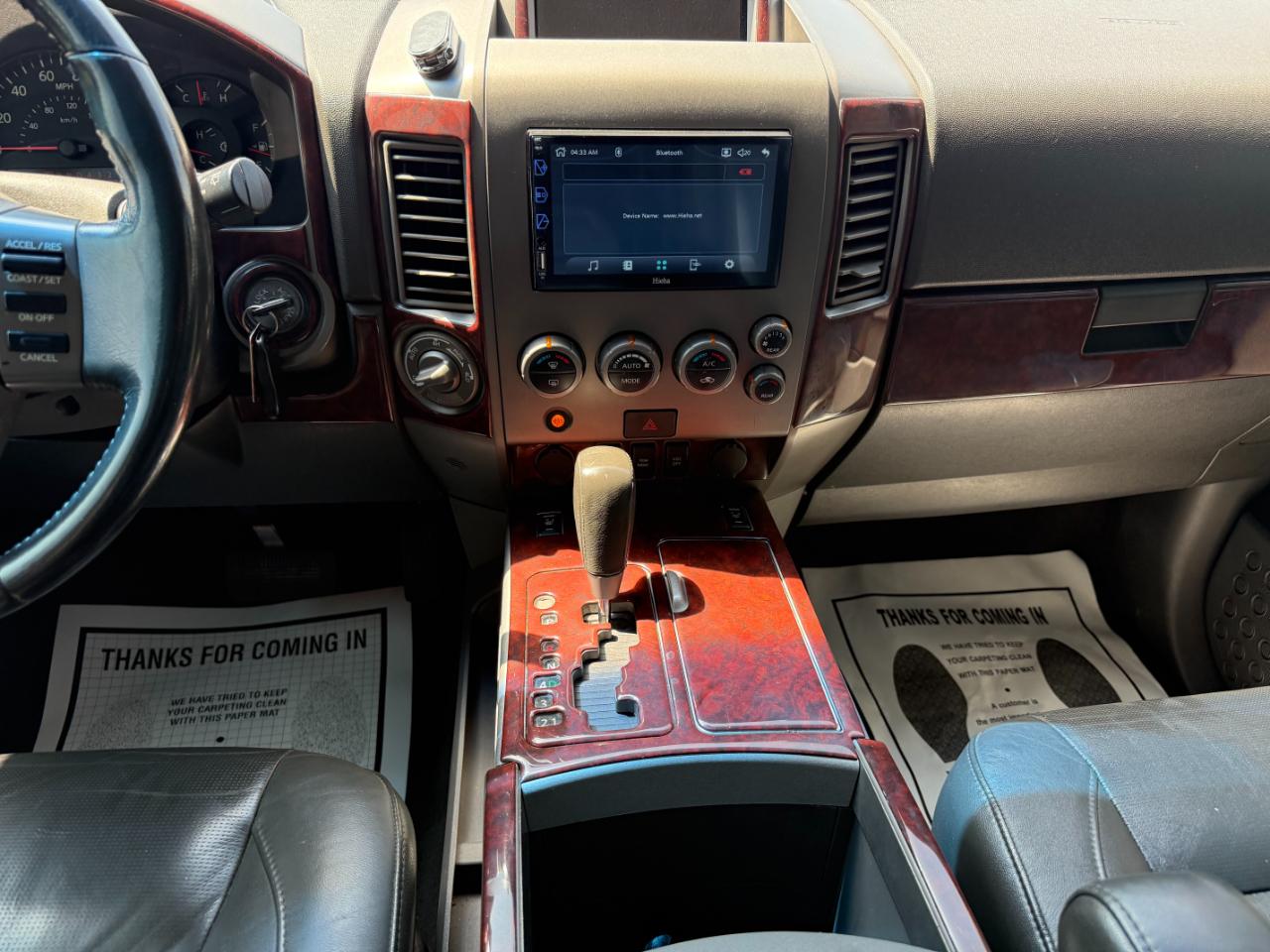 Nissan Armada LE 4WD 2005