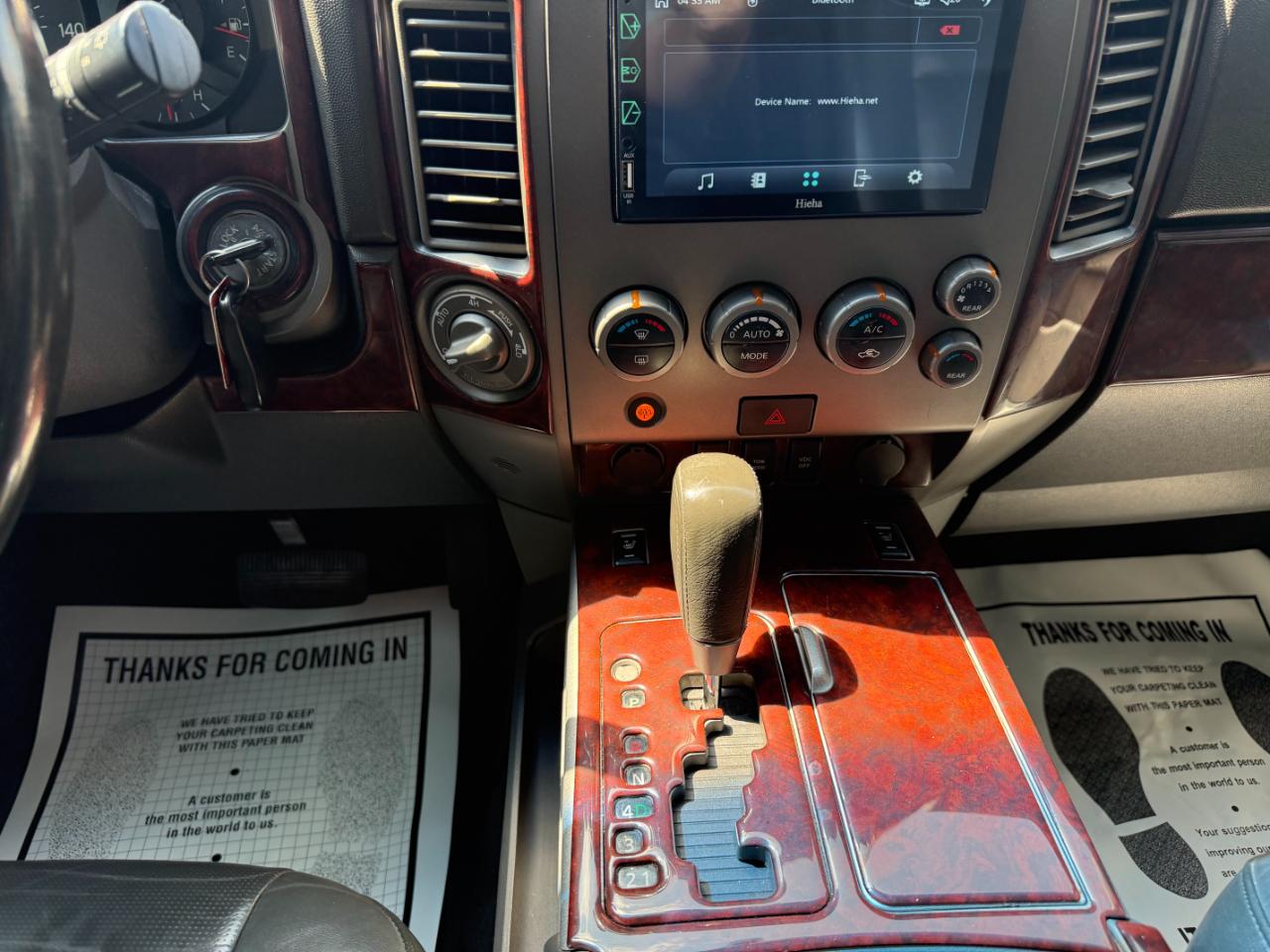 Nissan Armada LE 4WD 2005