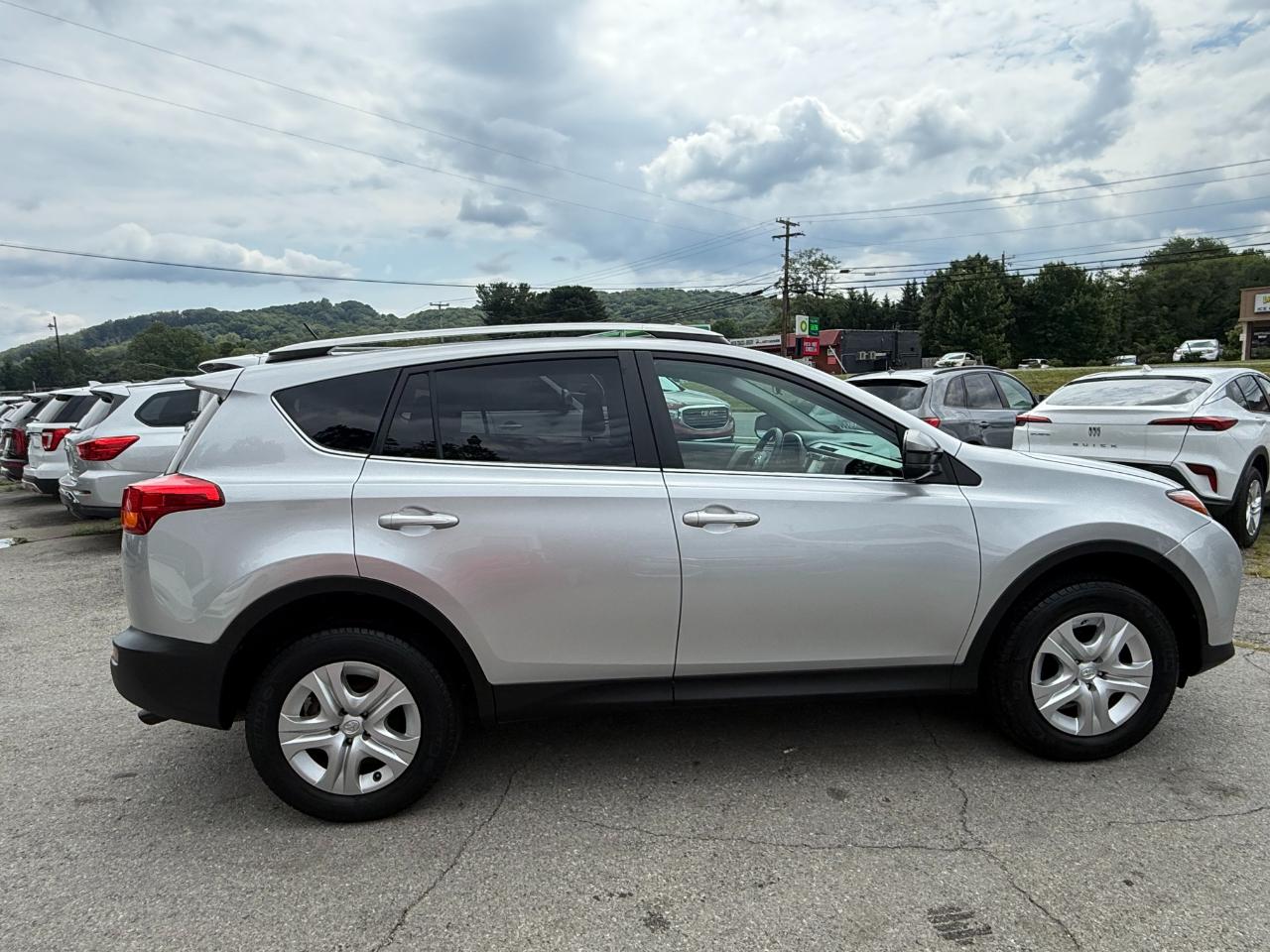 Toyota RAV4 LE 2014