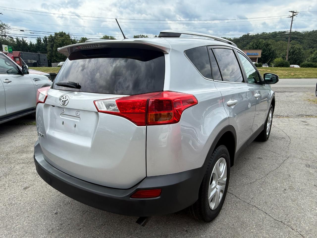 Toyota RAV4 LE 2014