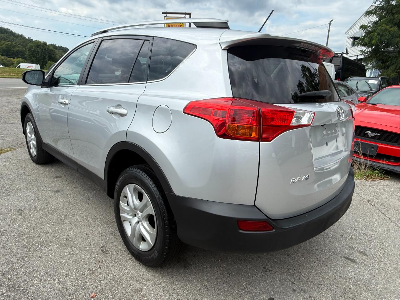Toyota RAV4 LE 2014