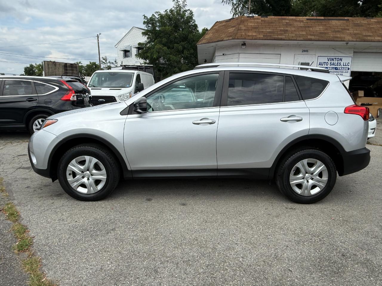 Toyota RAV4 LE 2014