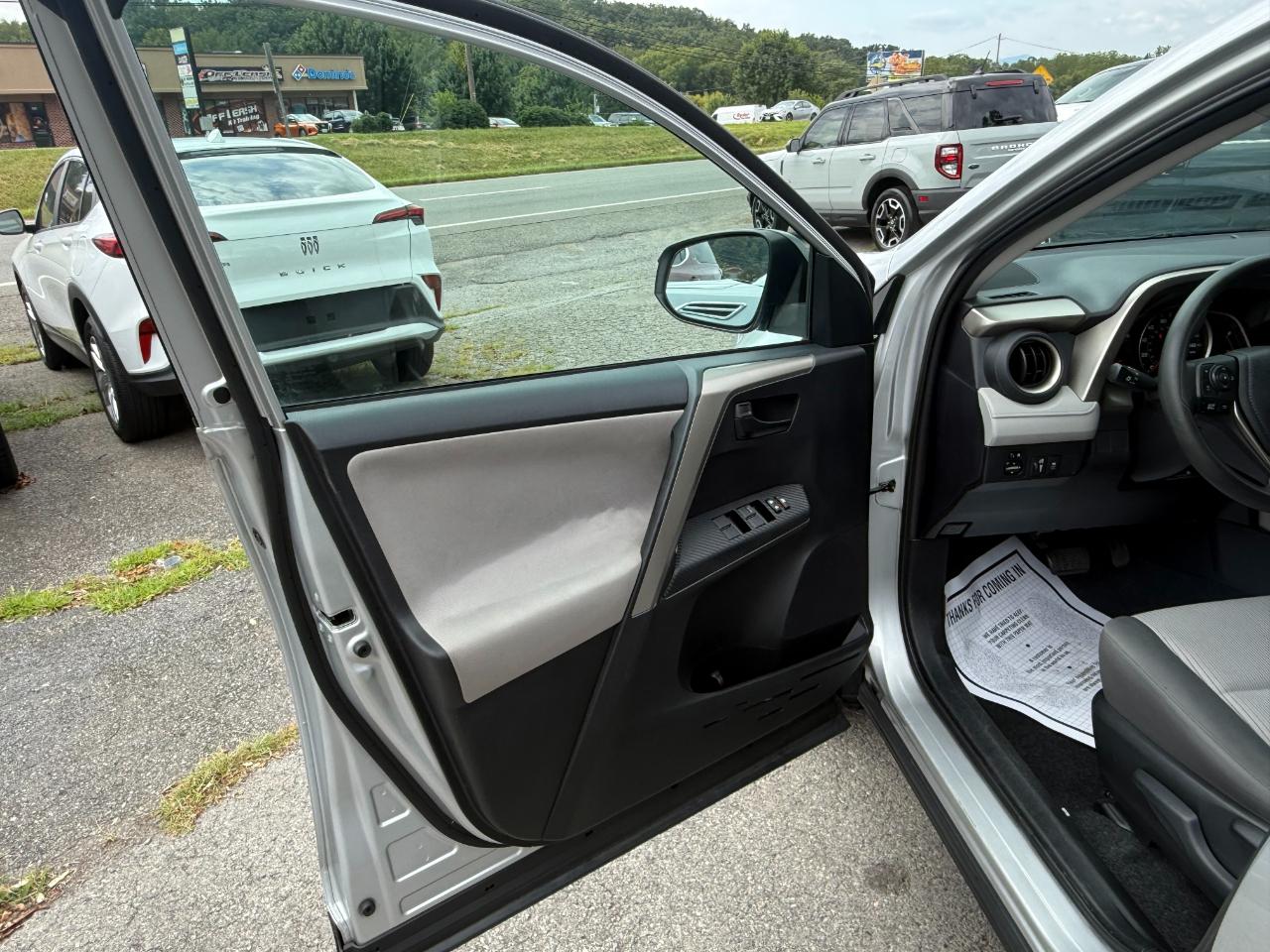 Toyota RAV4 LE 2014