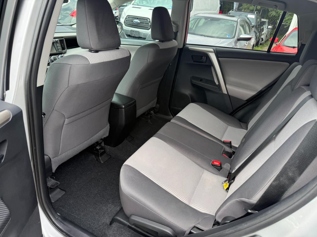 Toyota RAV4 LE 2014
