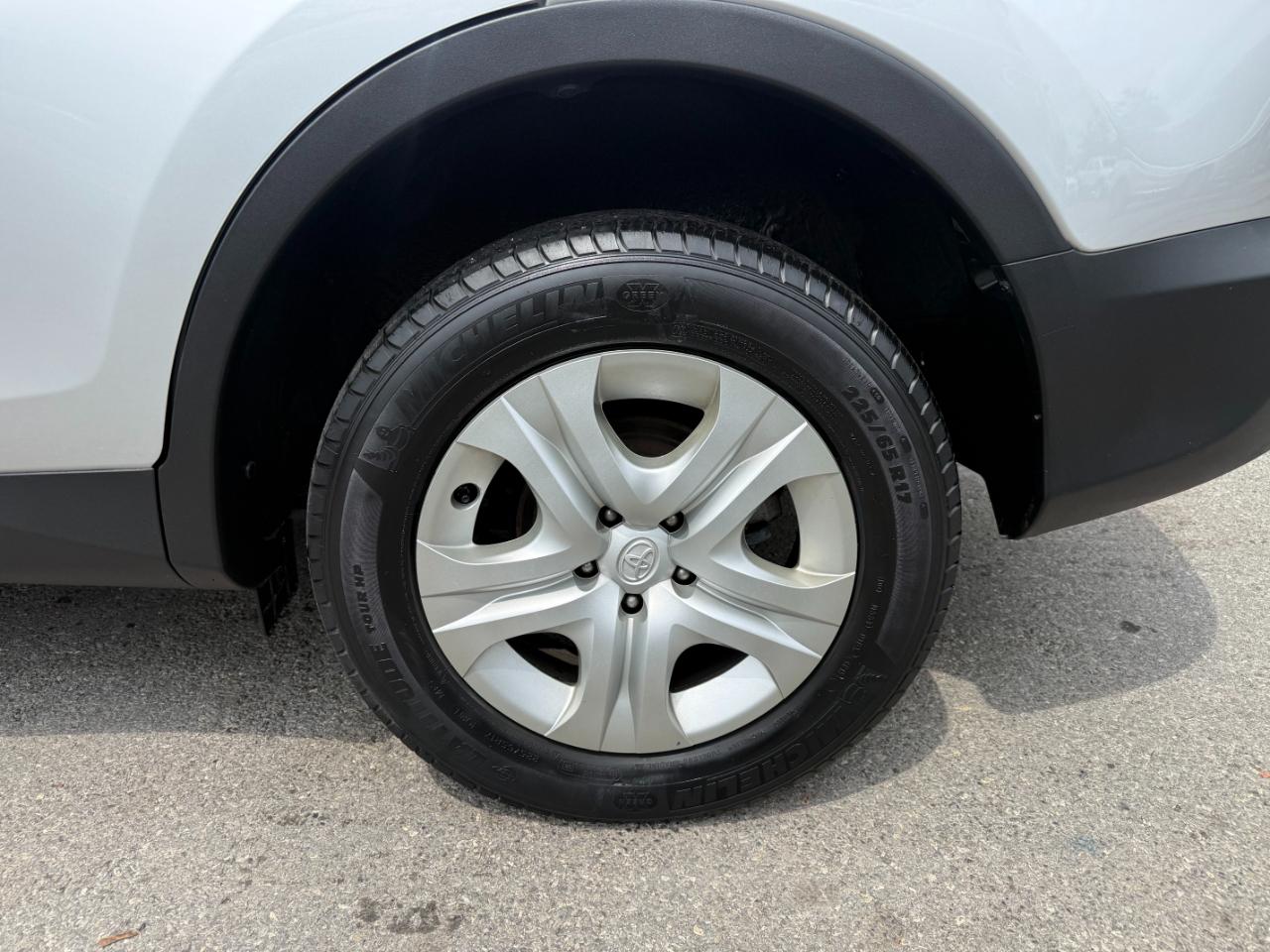 Toyota RAV4 LE 2014