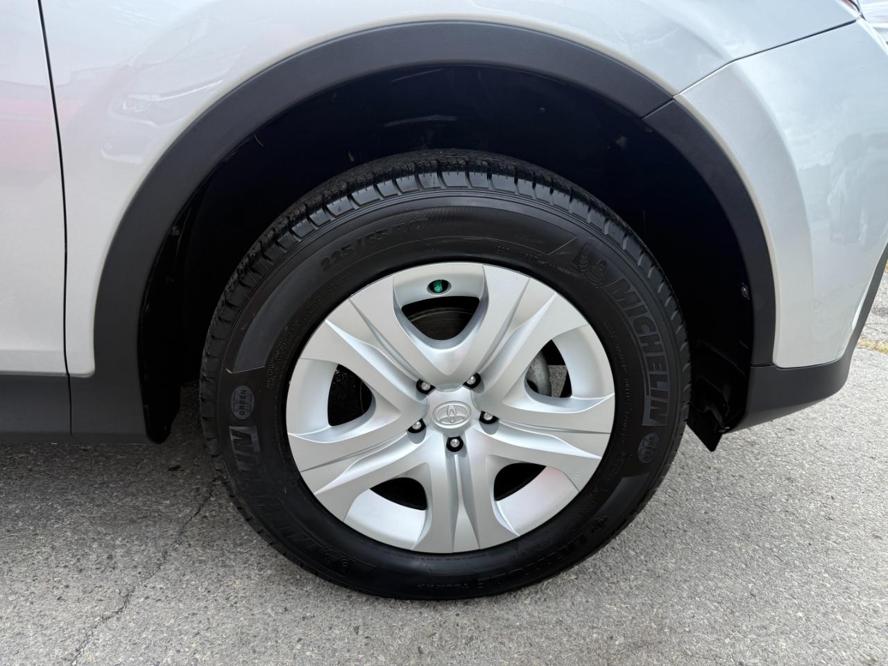 Toyota RAV4 LE 2014