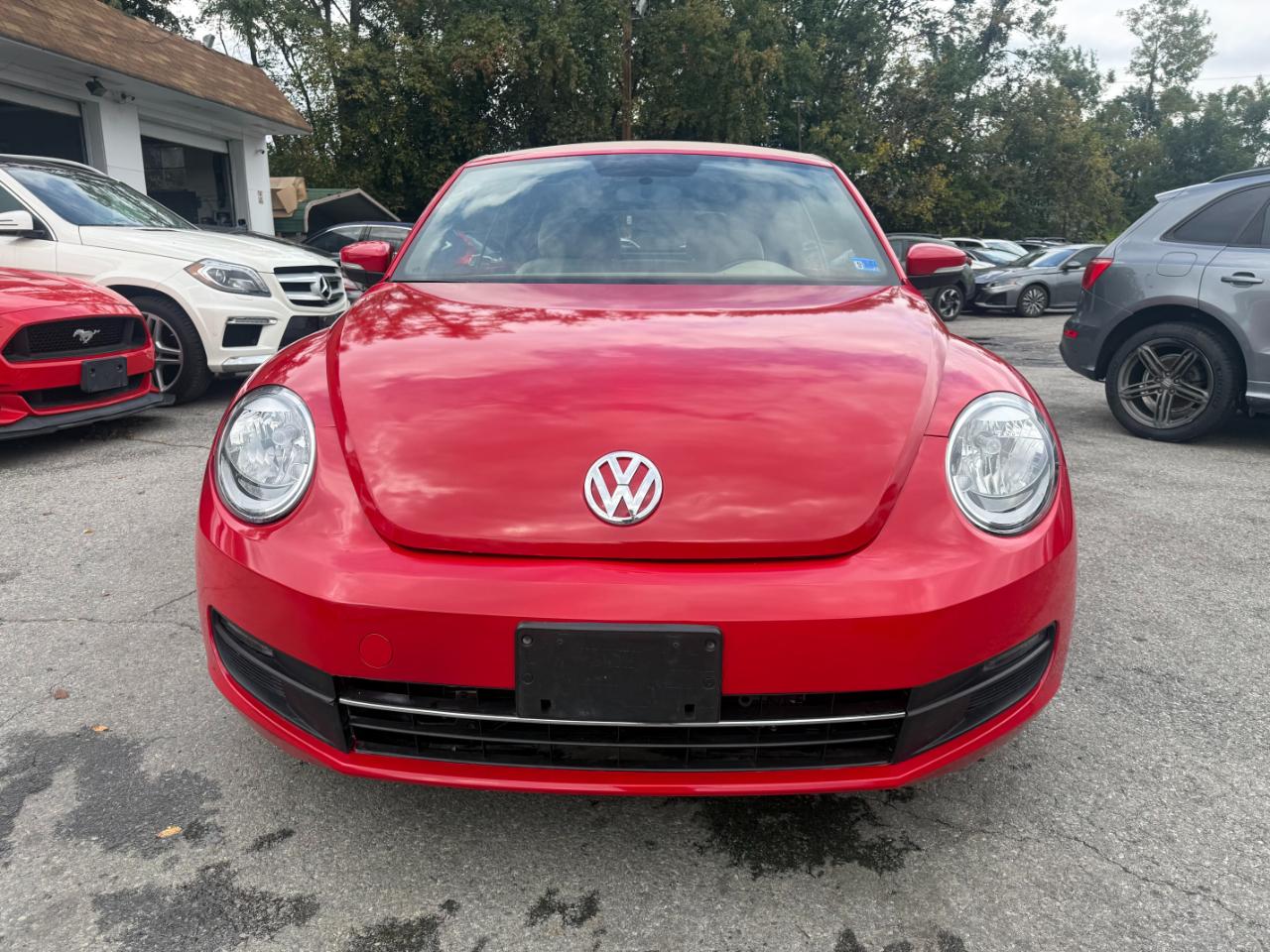 Volkswagen Beetle Convertible  2013