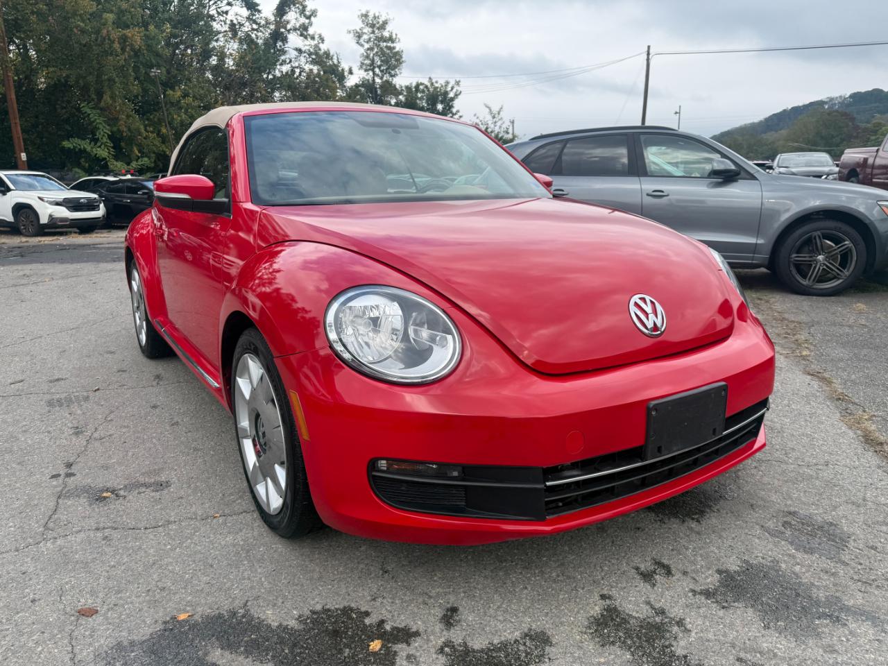 Volkswagen Beetle Convertible  2013