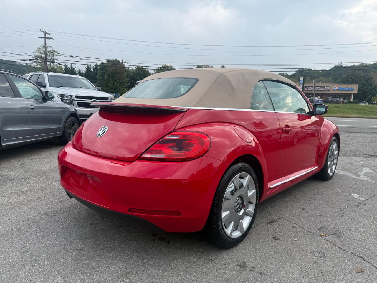 Volkswagen Beetle Convertible  2013