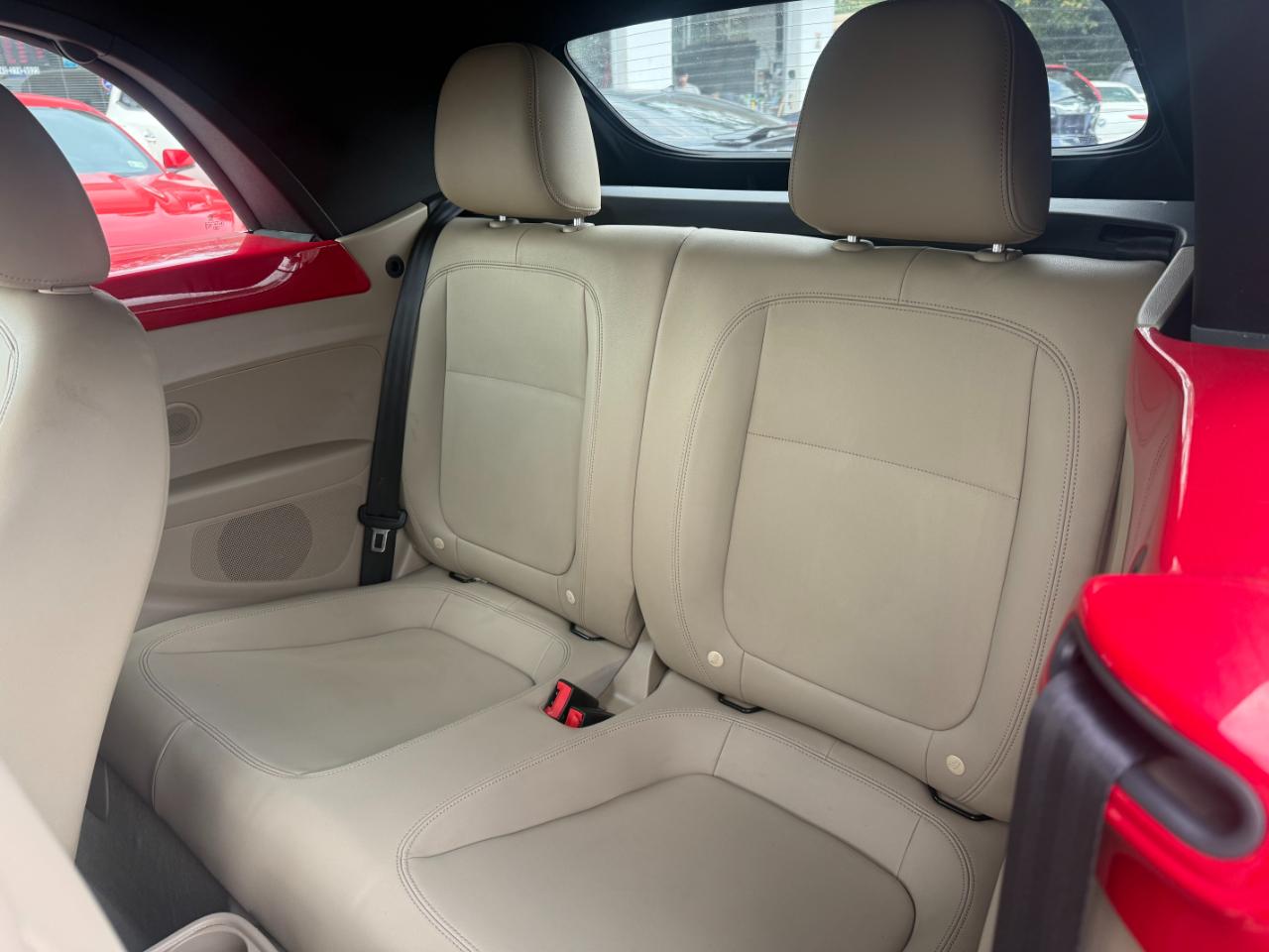 Volkswagen Beetle Convertible  2013