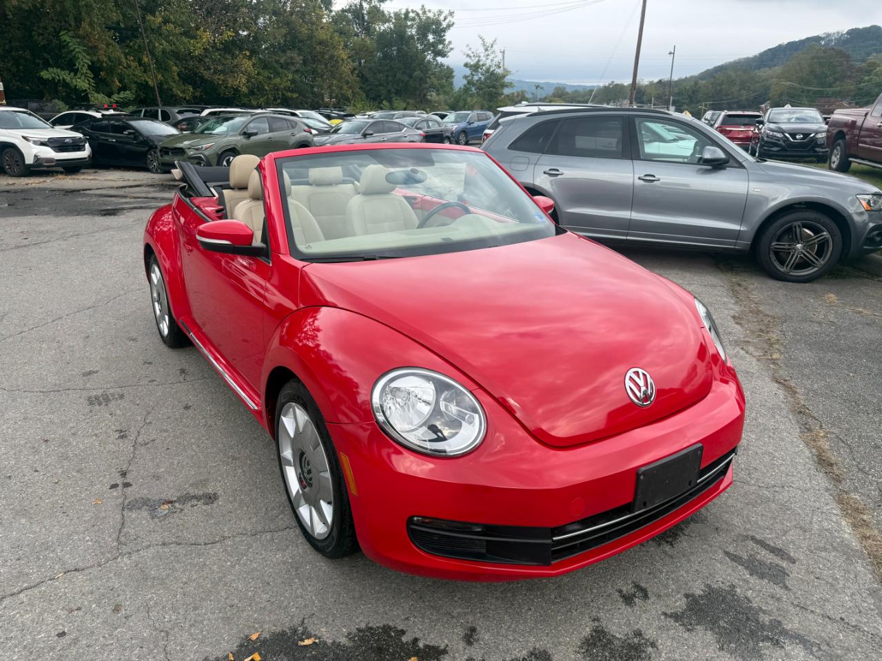 Volkswagen Beetle Convertible  2013