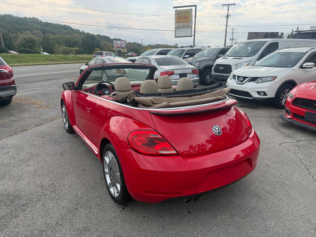 Volkswagen Beetle Convertible  2013