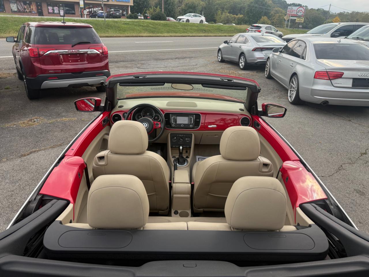 Volkswagen Beetle Convertible  2013