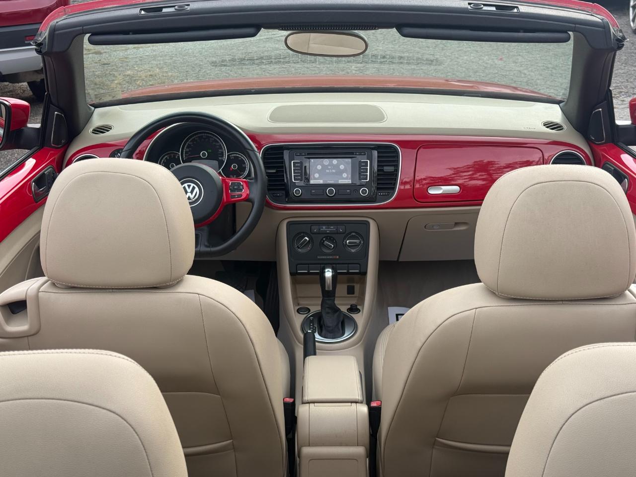Volkswagen Beetle Convertible  2013