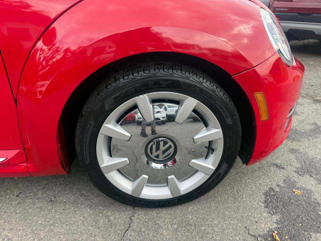 Volkswagen Beetle Convertible  2013