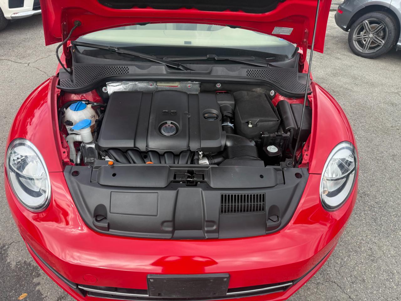 Volkswagen Beetle Convertible  2013