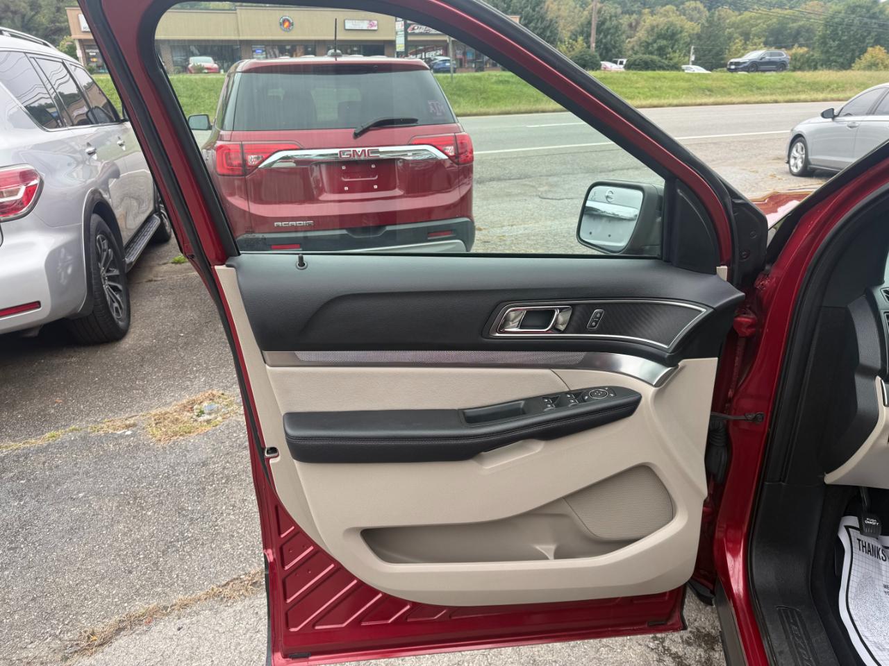 Ford Explorer XLT 4WD 2018