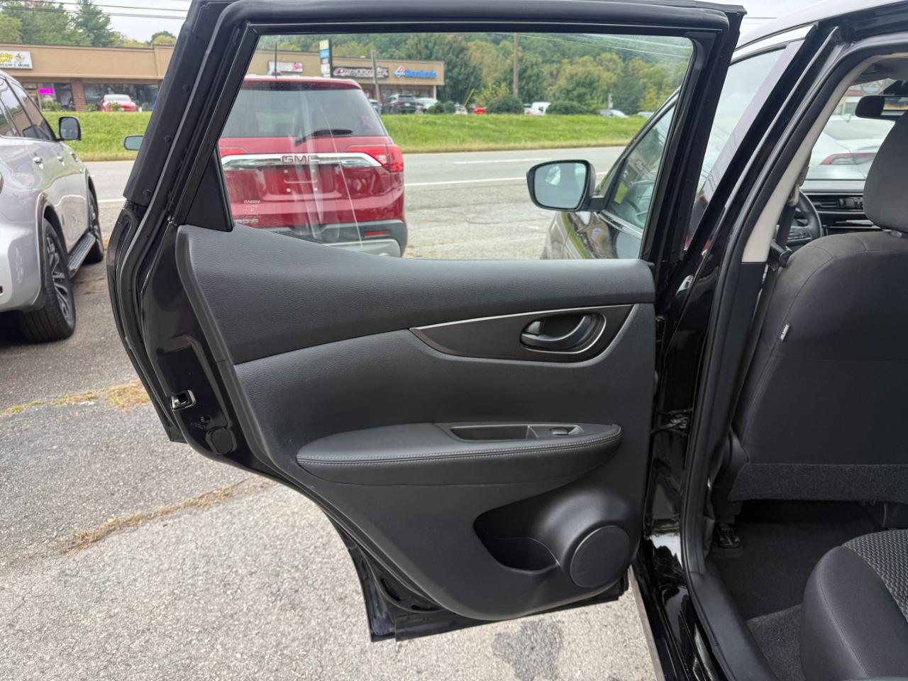 Nissan Rogue Sport AWD S 2021