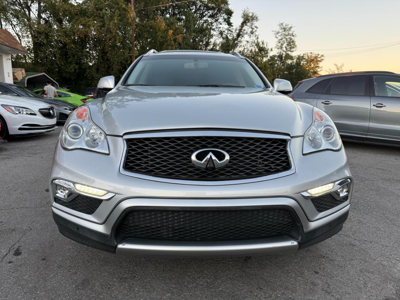 Infiniti QX50 LUXE AWD 2017