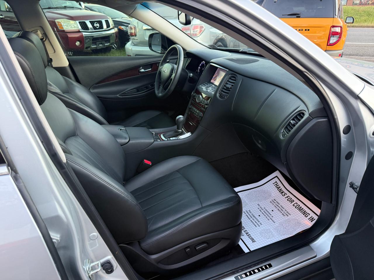Infiniti QX50 LUXE AWD 2017