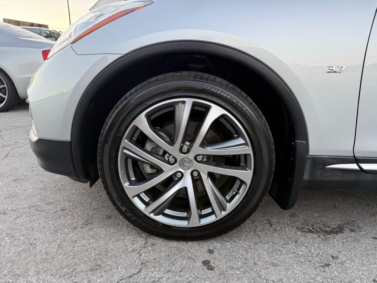 Infiniti QX50 LUXE AWD 2017