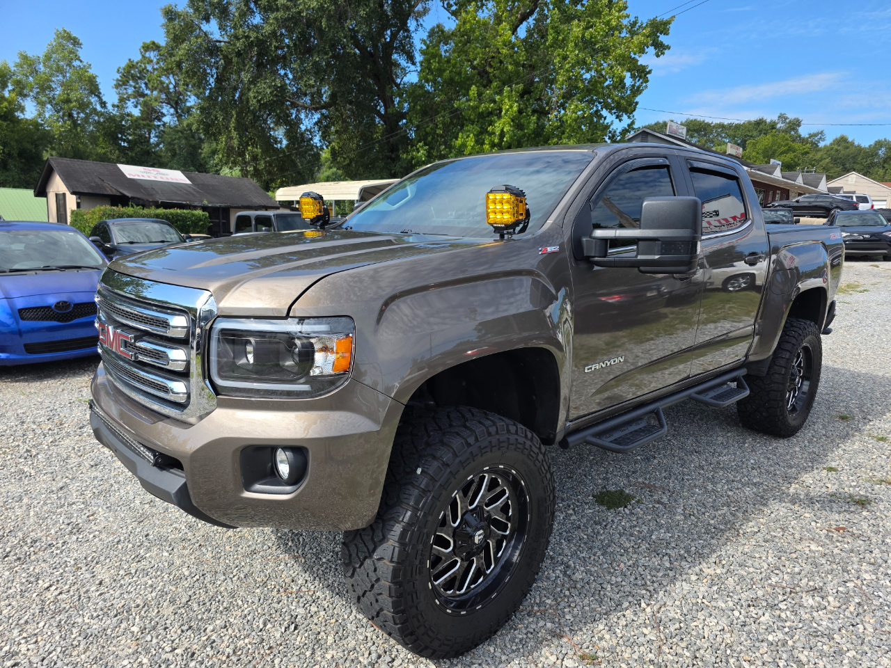 GMC Canyon SLE Crew Cab 4WD Short Box 2015