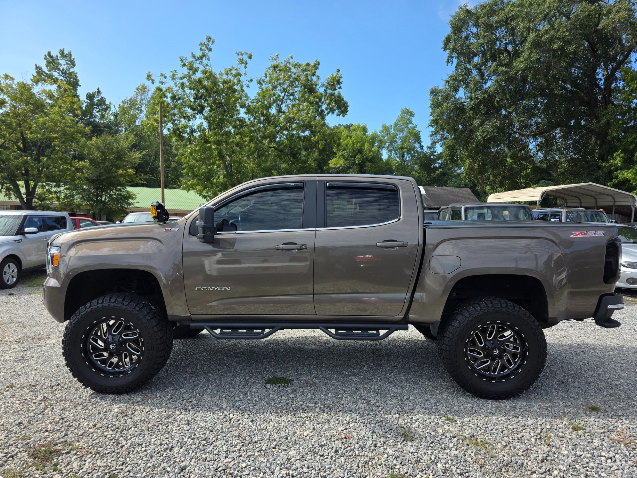 GMC Canyon SLE Crew Cab 4WD Short Box 2015