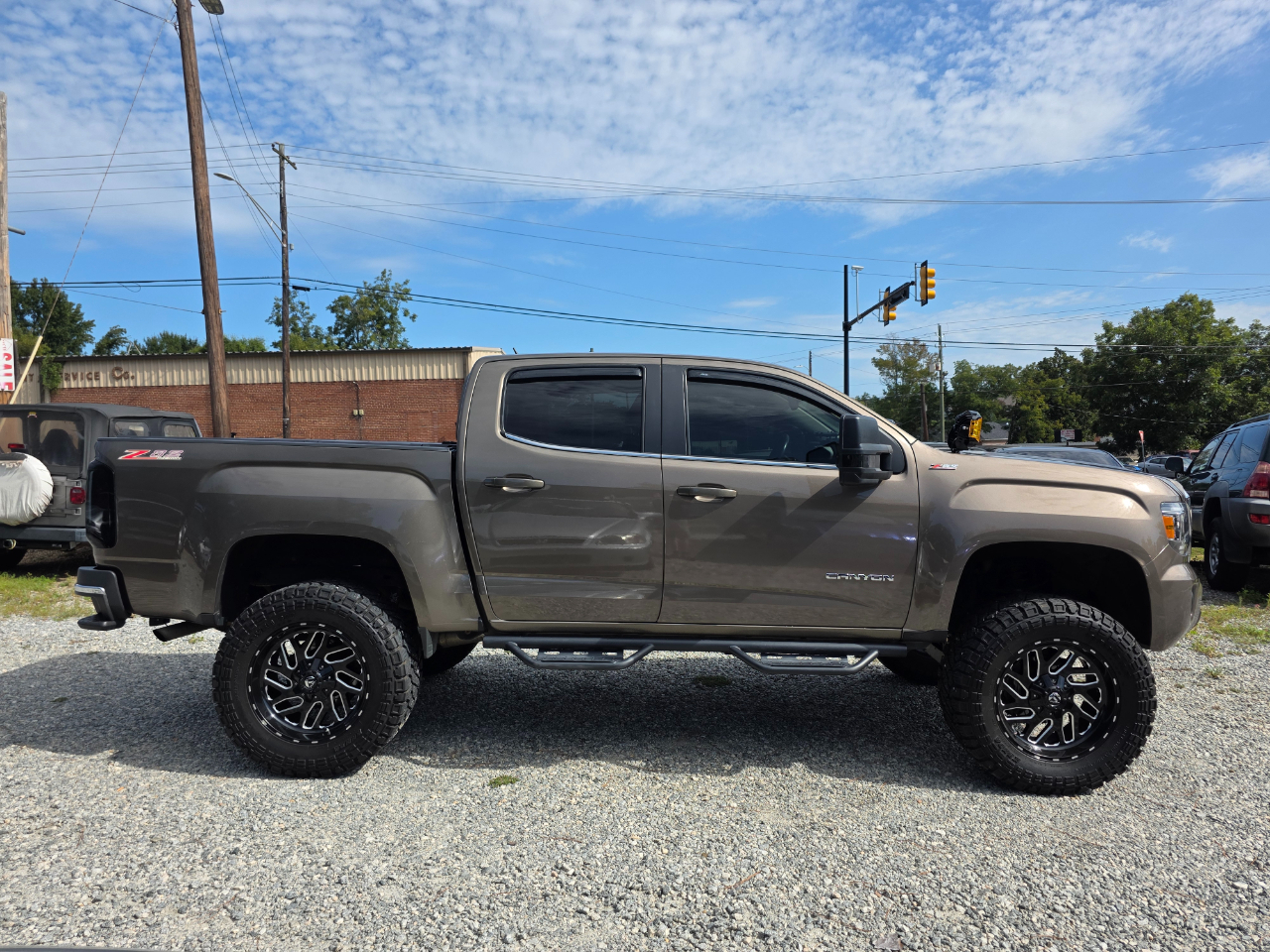 GMC Canyon SLE Crew Cab 4WD Short Box 2015