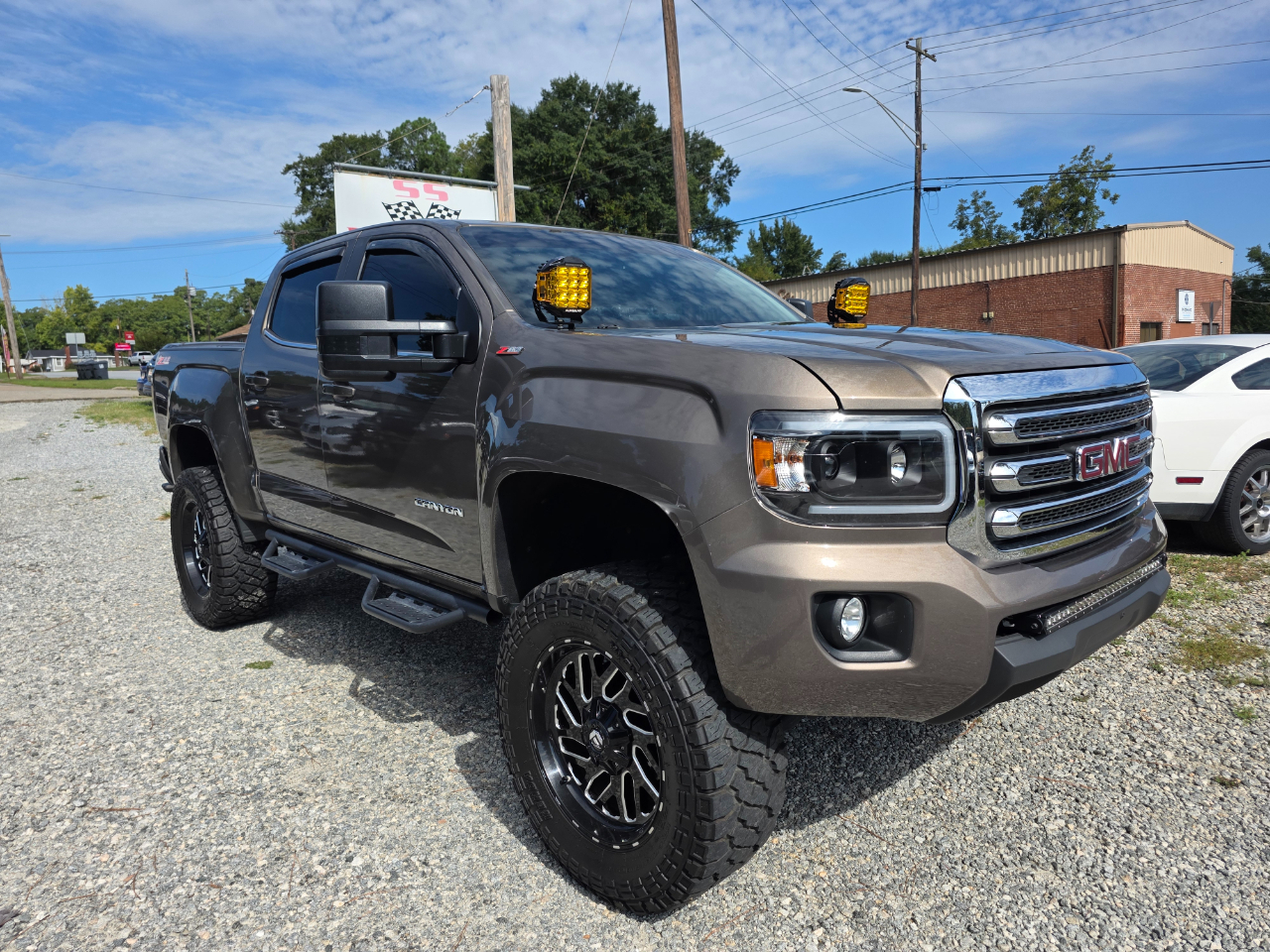 GMC Canyon SLE Crew Cab 4WD Short Box 2015
