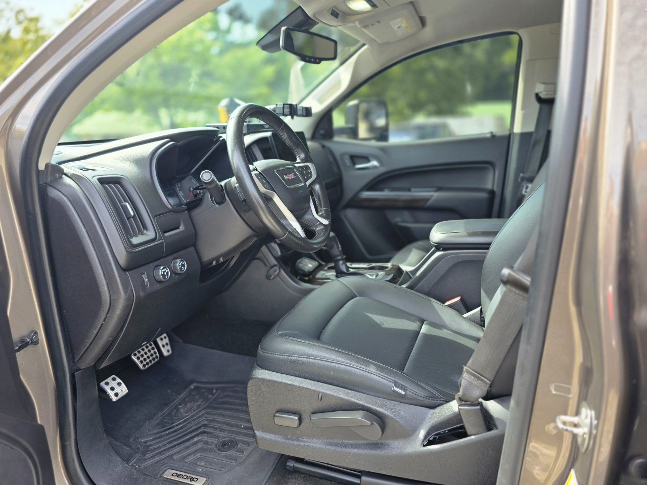 GMC Canyon SLE Crew Cab 4WD Short Box 2015