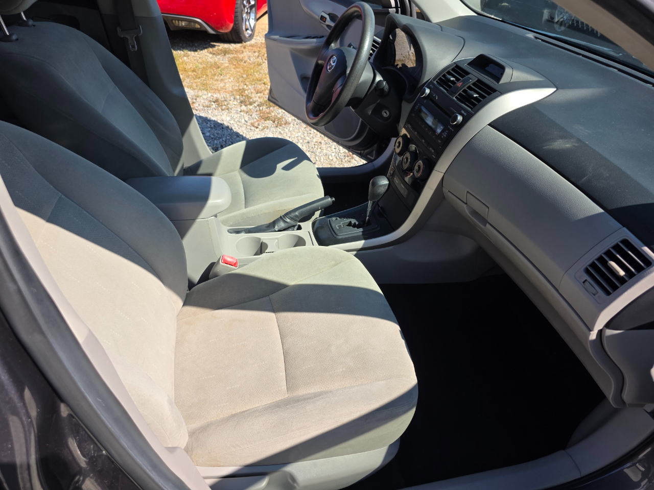 Toyota Corolla S 5-Speed MT 2013