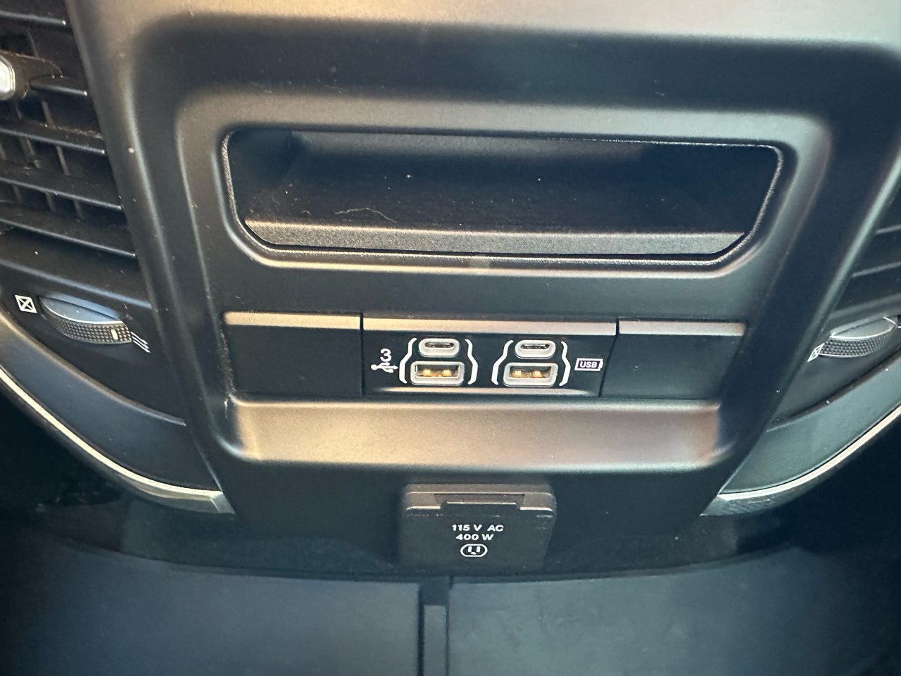 RAM 1500 Laramie Crew Cab SWB 4WD 2020 RAM 1500 Laramie Crew Cab SWB 4WD 2020