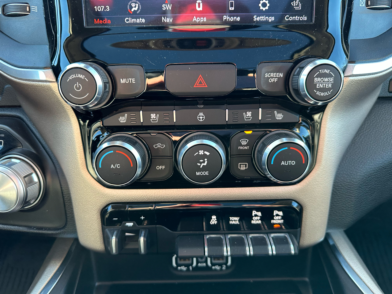 RAM 1500 Laramie Crew Cab SWB 4WD 2020 RAM 1500 Laramie Crew Cab SWB 4WD 2020