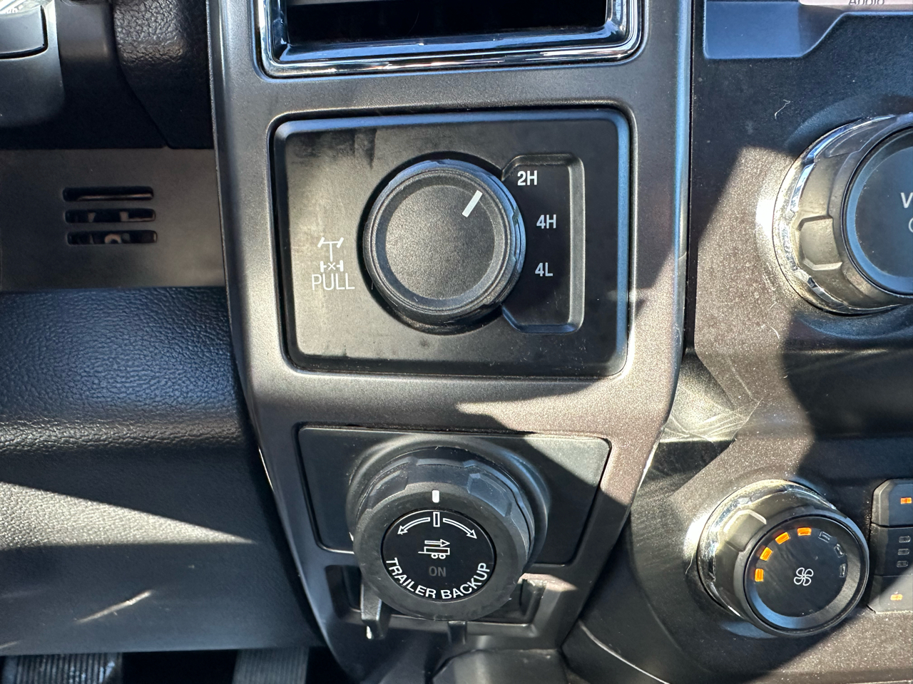 Ford F-150 XLT SuperCrew 4WD 2019 Ford F-150 XLT SuperCrew 4WD 2019