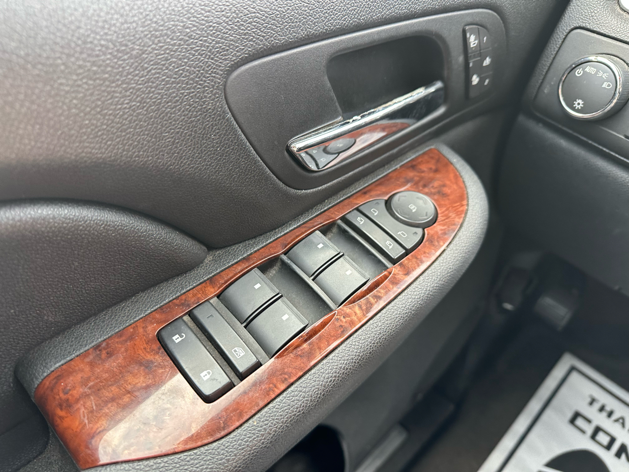 Chevrolet Tahoe LTZ 4D SUV 4WD 2007 Chevrolet Tahoe LTZ 4D SUV 4WD 2007