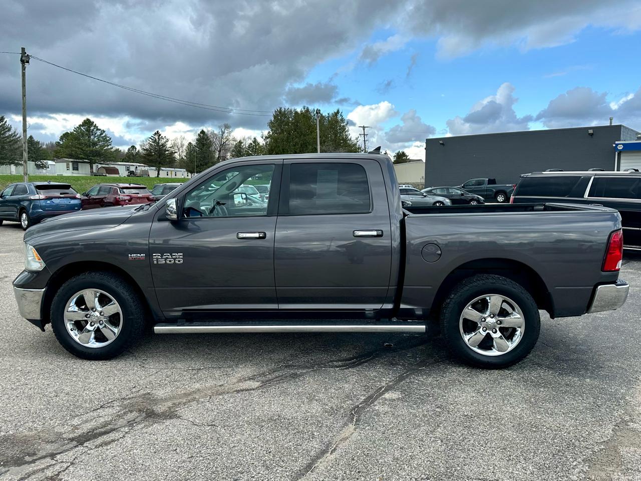 RAM 1500 SLT Crew Cab SWB 4WD 2018