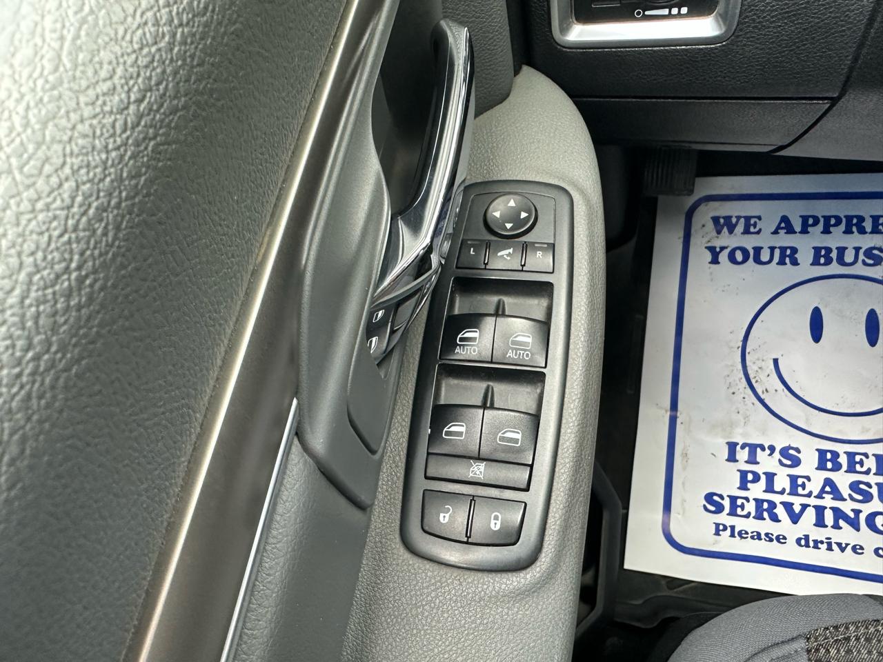 RAM 1500 SLT Crew Cab SWB 4WD 2018