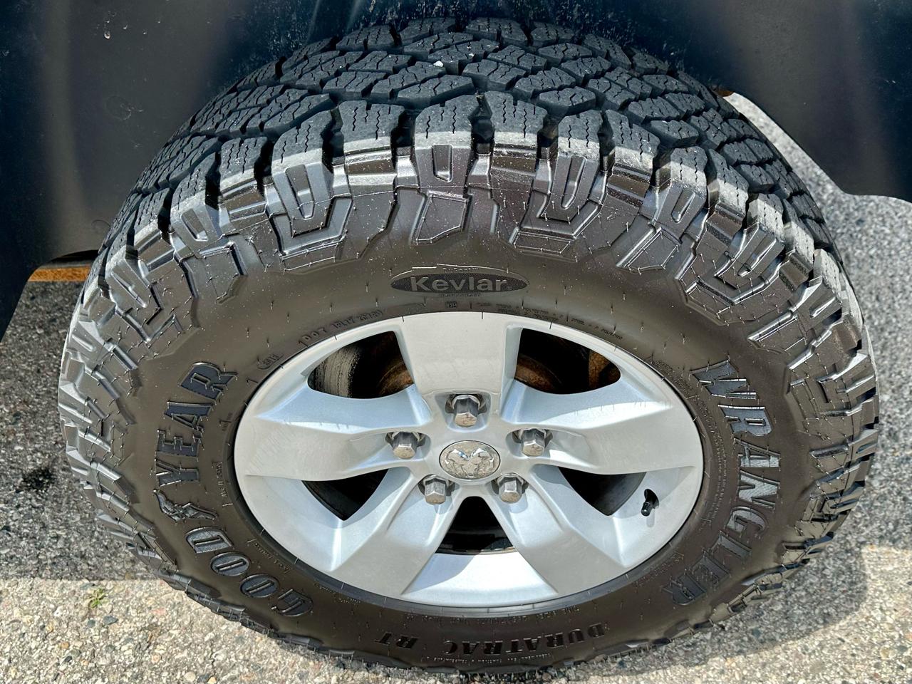 RAM 1500 Classic Tradesman Crew Cab SWB 4WD 2022