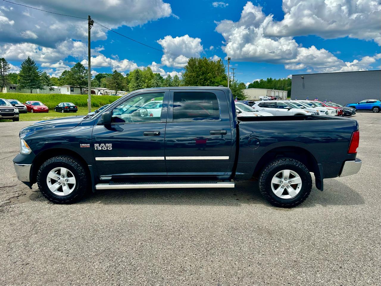 RAM 1500 Classic Tradesman Crew Cab SWB 4WD 2022