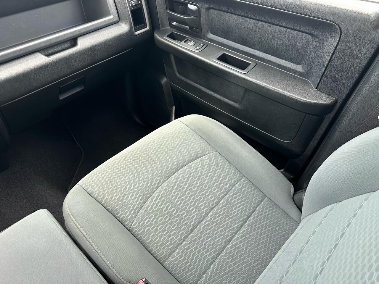 RAM 1500 Classic Tradesman Crew Cab SWB 4WD 2022