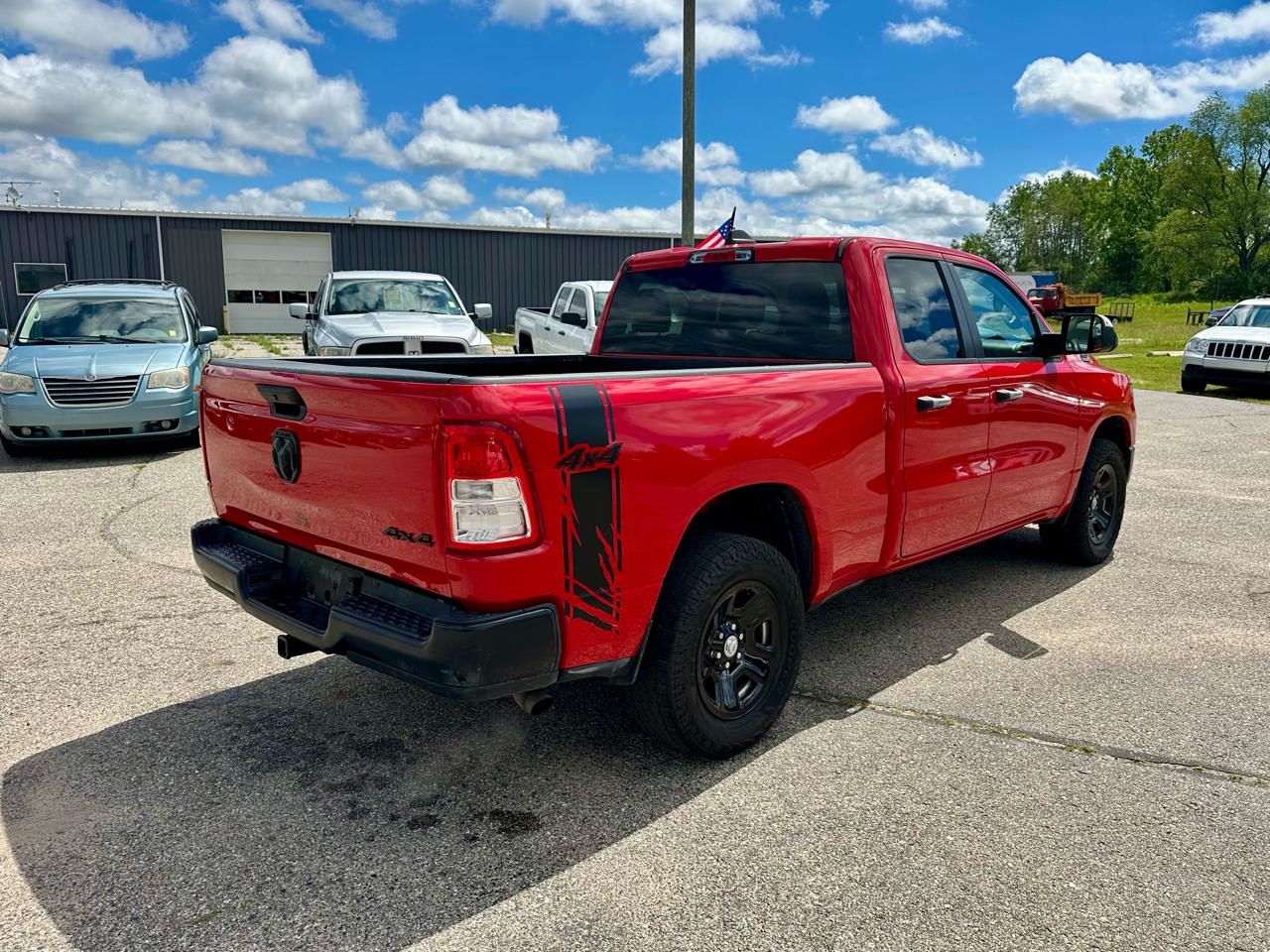 RAM 1500 Tradesman Quad Cab 4WD 2020