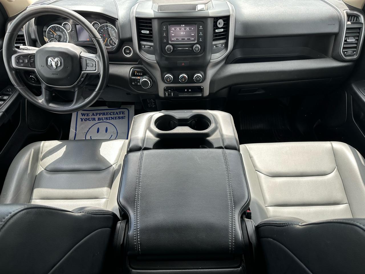 RAM 1500 Tradesman Quad Cab 4WD 2020