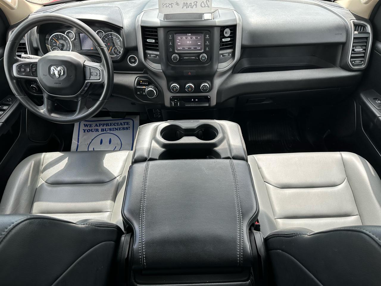 RAM 1500 Tradesman Quad Cab 4WD 2020