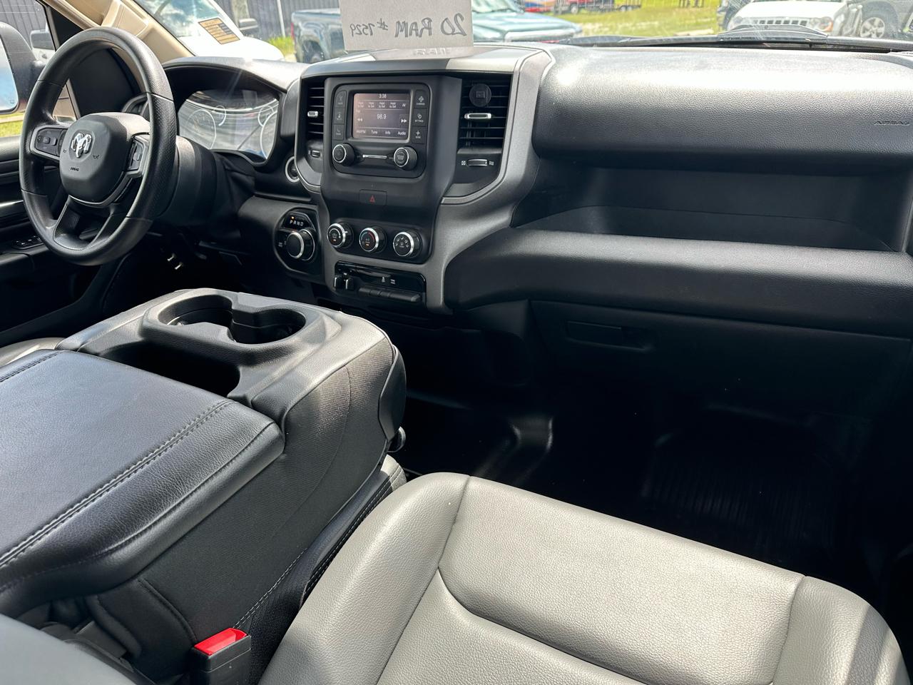 RAM 1500 Tradesman Quad Cab 4WD 2020