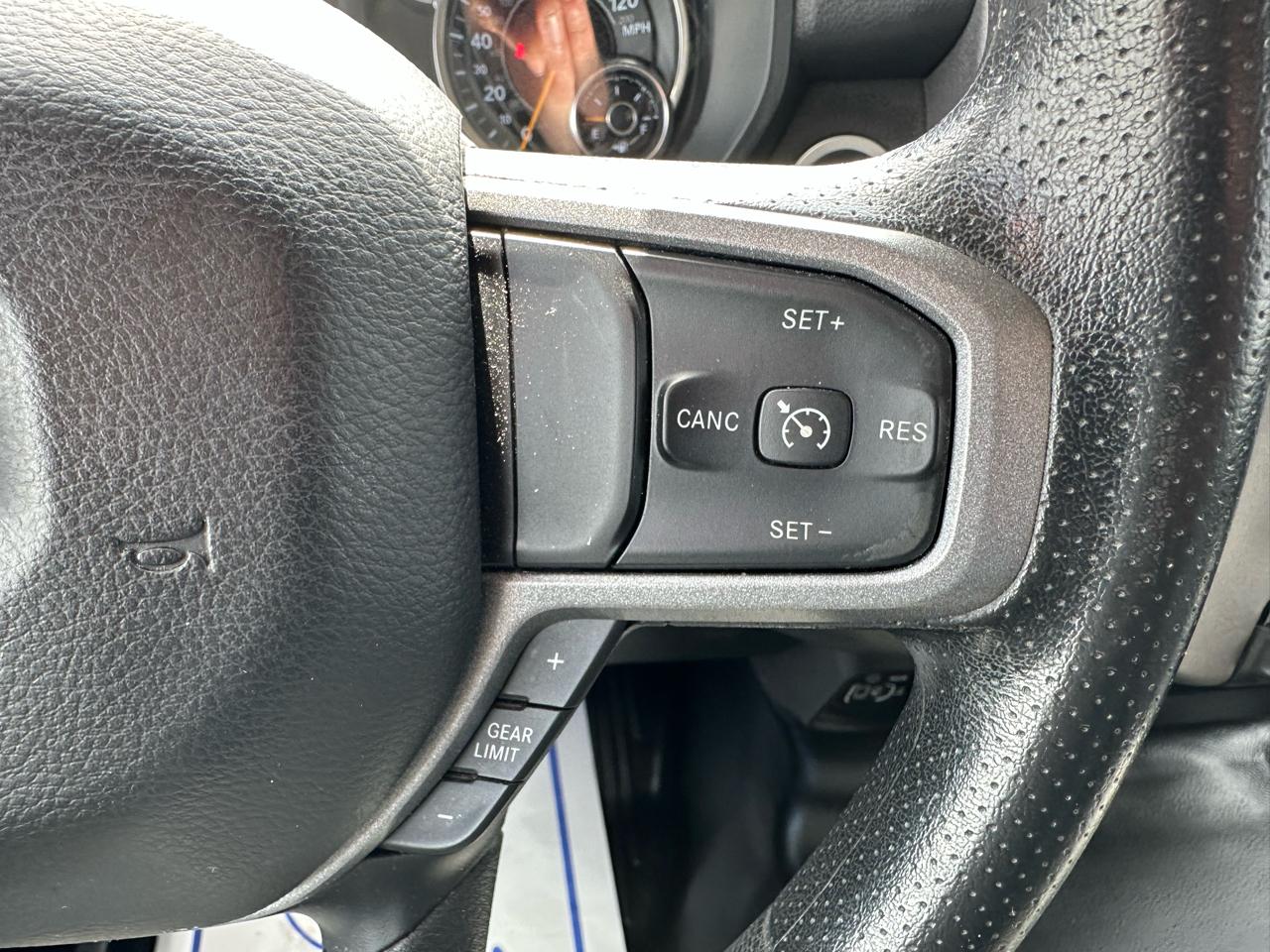 RAM 1500 Tradesman Quad Cab 4WD 2020