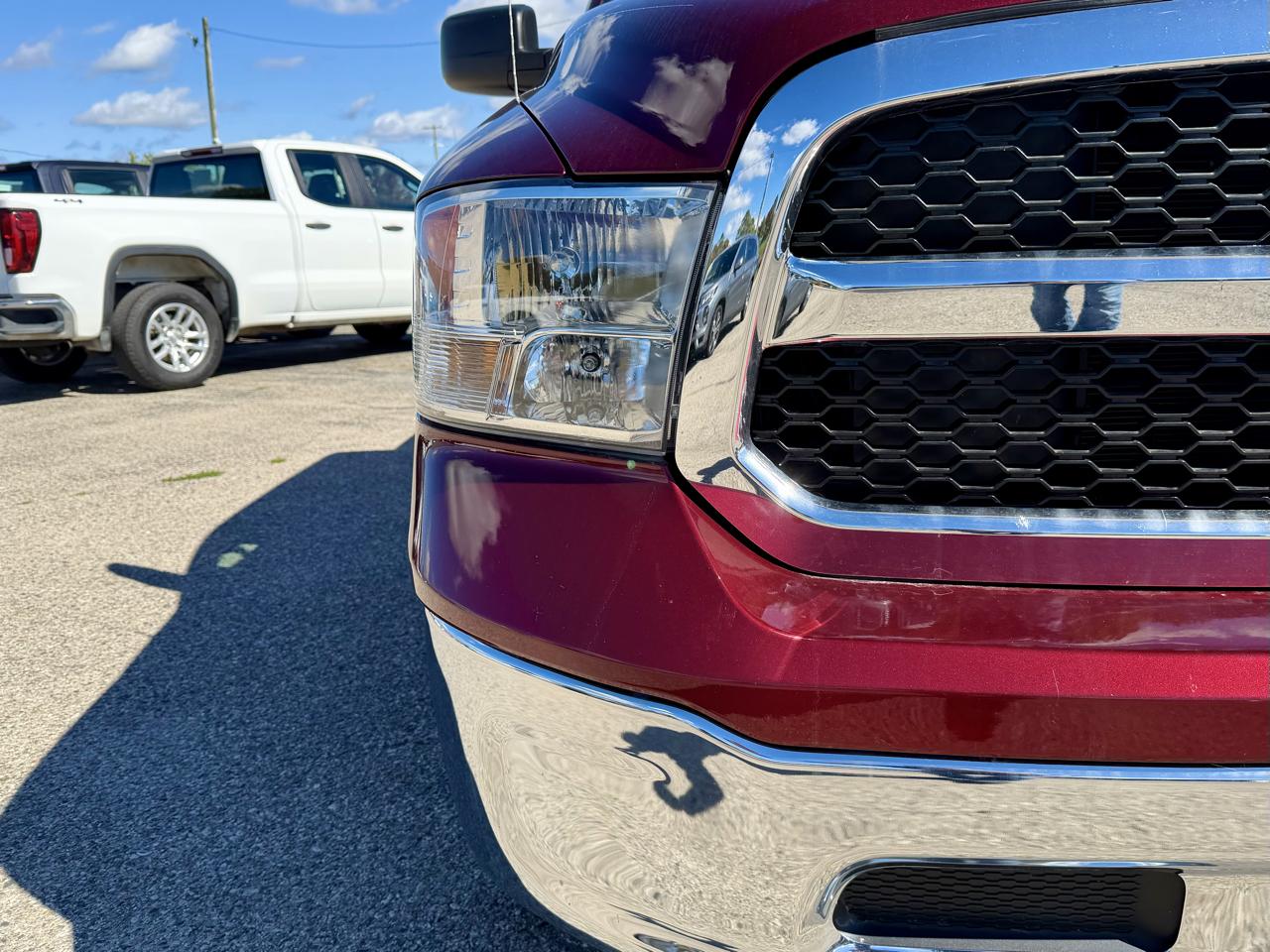 RAM 1500 Classic Warlock 4x4 Crew Cab 5'7" Box 2023